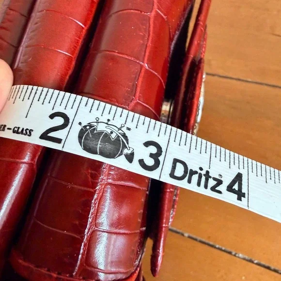 Brighton vintage Red Croc Embossed Leather Heart Purse Adjustable Crossbody - Picture 12 of 13